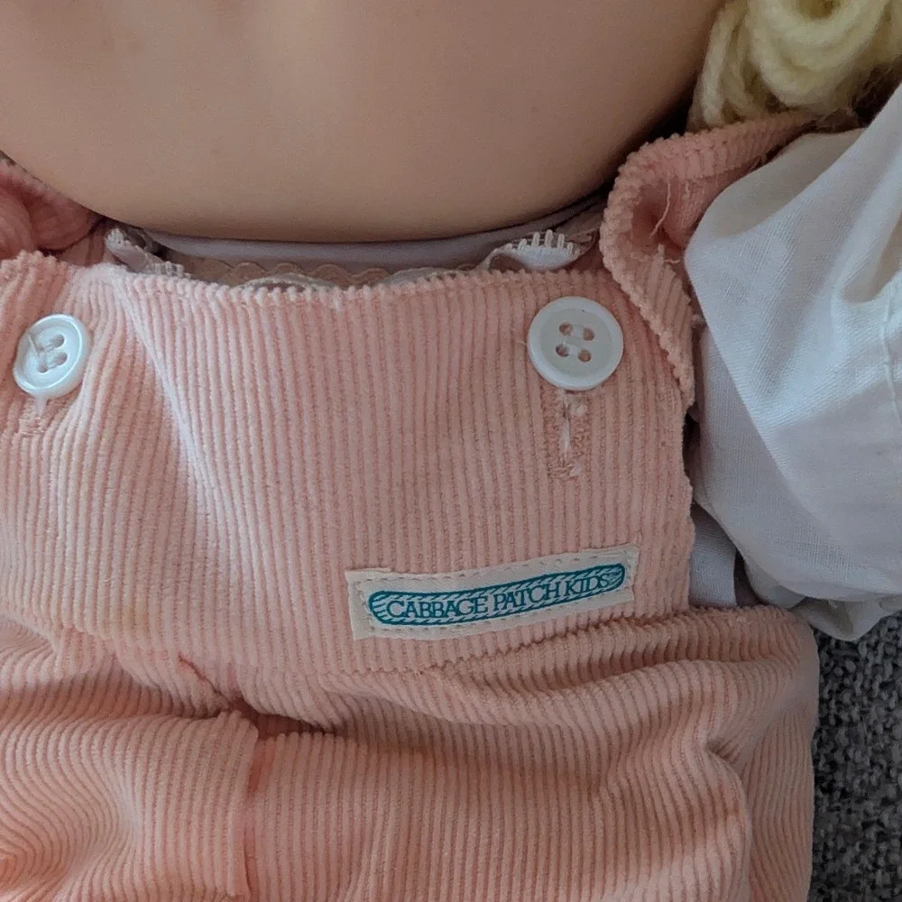 Cabbage Patch Vintage‎ 1982 Kids Doll Yellow Yarn Hair Pigtails Peach Corduroy